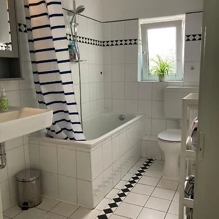 Ganze Mit Garten Apartman