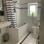 Ganze Mit Garten Apartman