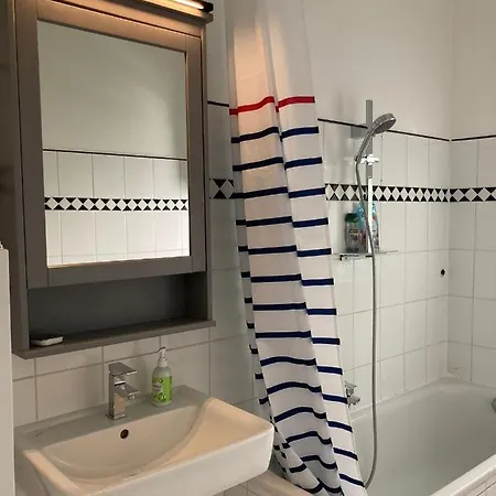 Apartment Ganze Mit Garten *
