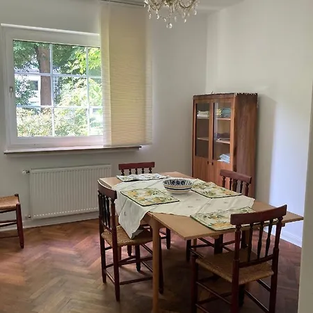 Ganze Mit Garten Apartment
