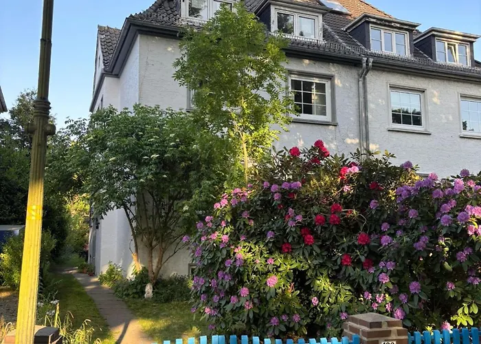 Ganze Mit Garten 아파트 *